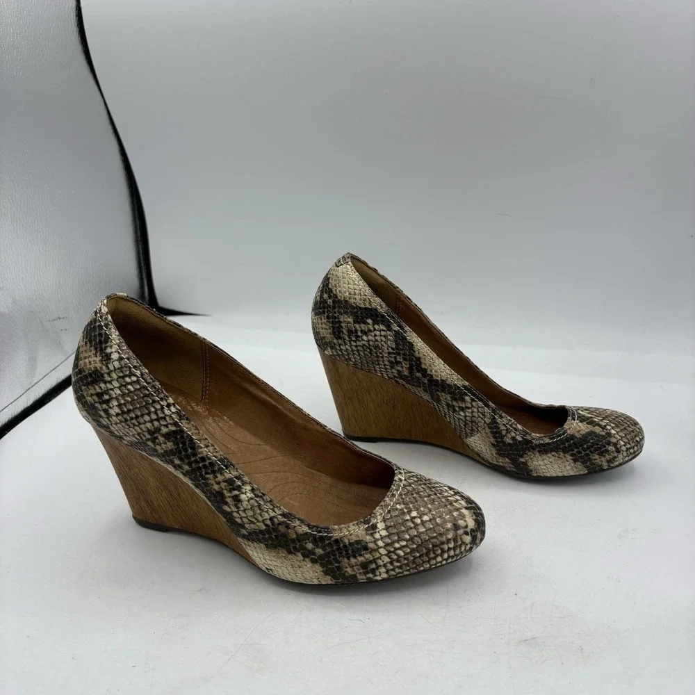 Clarks Shoes Womens Size 7.5 M Indigo Snake‎ Print Wood Wedge Pump Slip On Heels